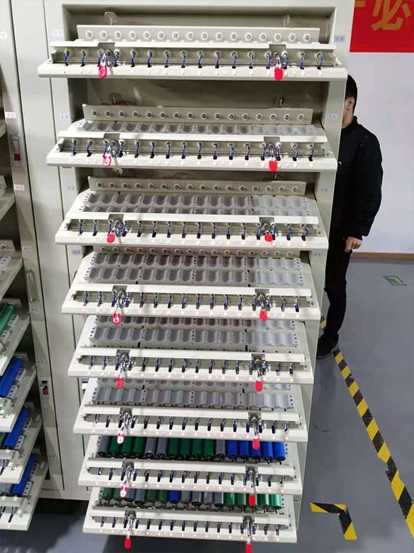18KW 18650 Battery Capacity Tester , Cylindrical Cell Battery Discharge Analyzer