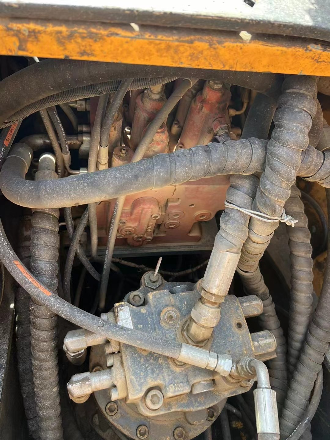 Used tracked hydraulic excavator, original modern 210 wheeled excavator