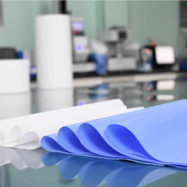 OEM PE Laminated SF SMS PP Fabric Rolls