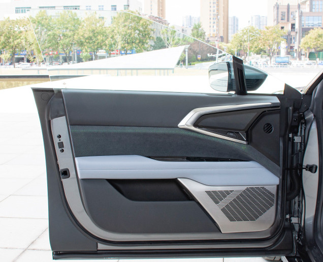 Hiphi Z 2023 5-seater version pure electric medium and large car 4 Door 5 seatsSedan