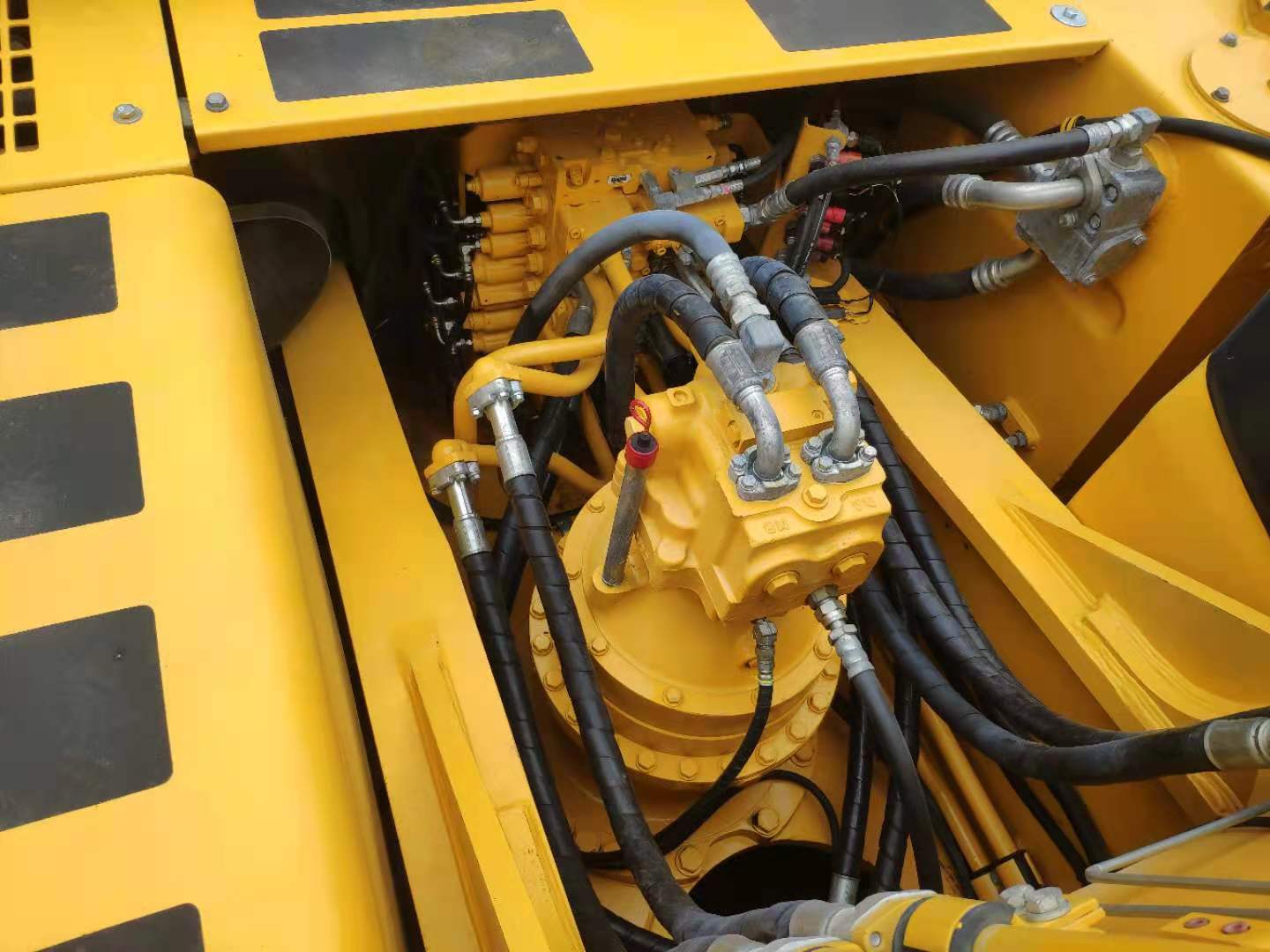Yellow Komatsu PC70-8 Excavator 20T Weight 246 kW Power Low Working Hours 90% New Undercarriage