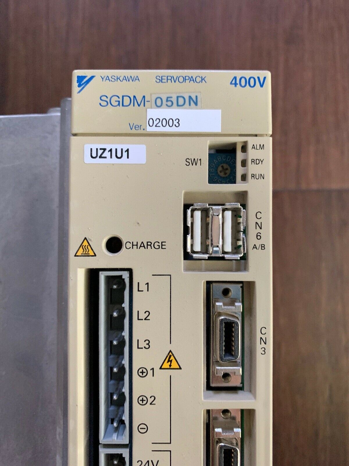 SGDM-05DN brand new and original, OUTPUT 1.9AMP 0.5KW , 3 PHASE 380-480 VAC 50/60HZ