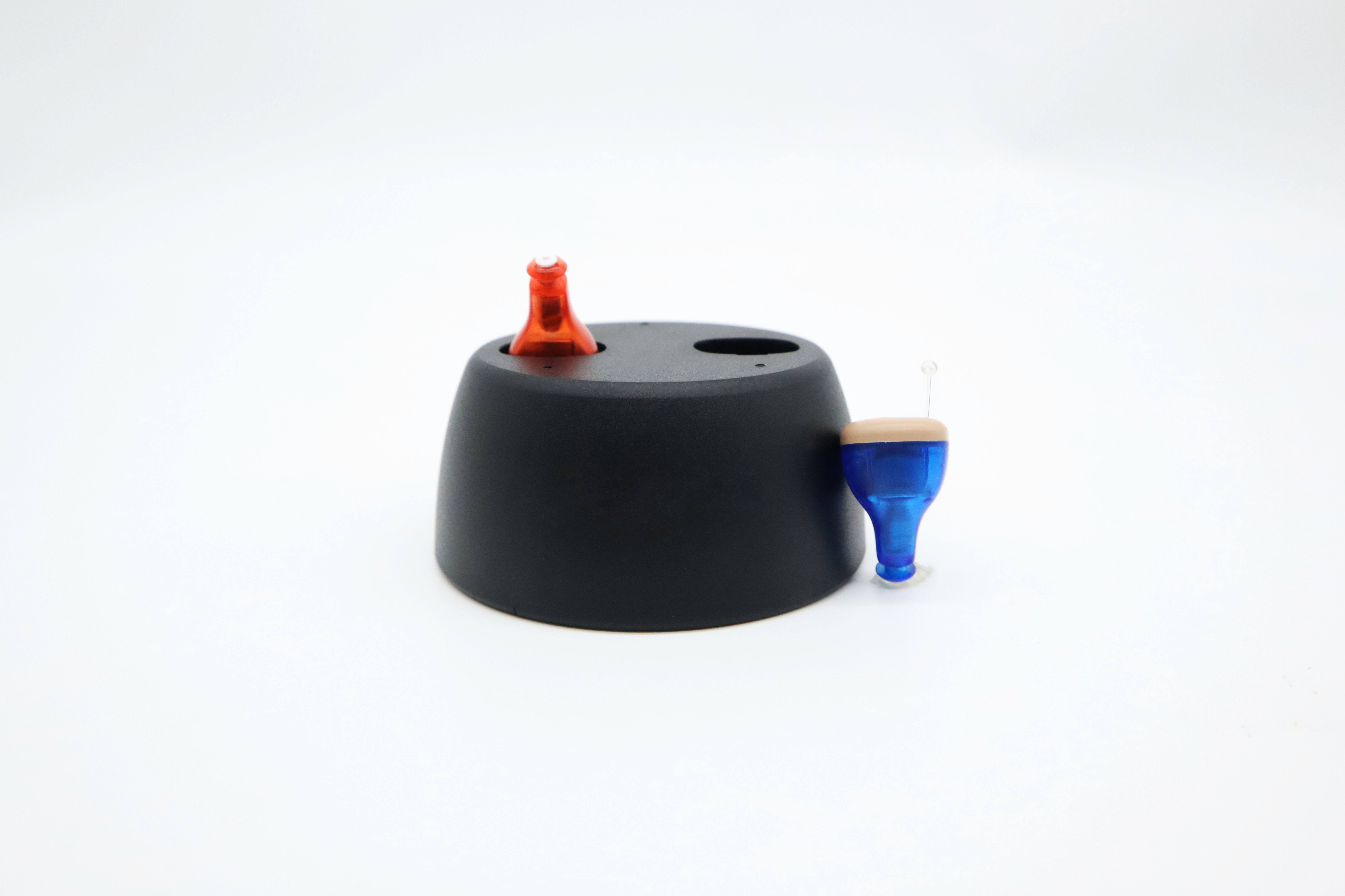 Completely In Canal Rechargeable Hearing Aids For Deaf People Blue Red