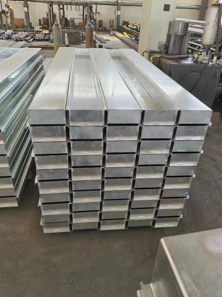 Length 1000-4000mm Concrete Retaining Wall Sleeper Moulds For Railway Infrastruc