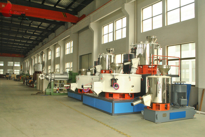 Self - Friction Vertical high speed dispersion mixer Electric heating For Plastics Mixing
