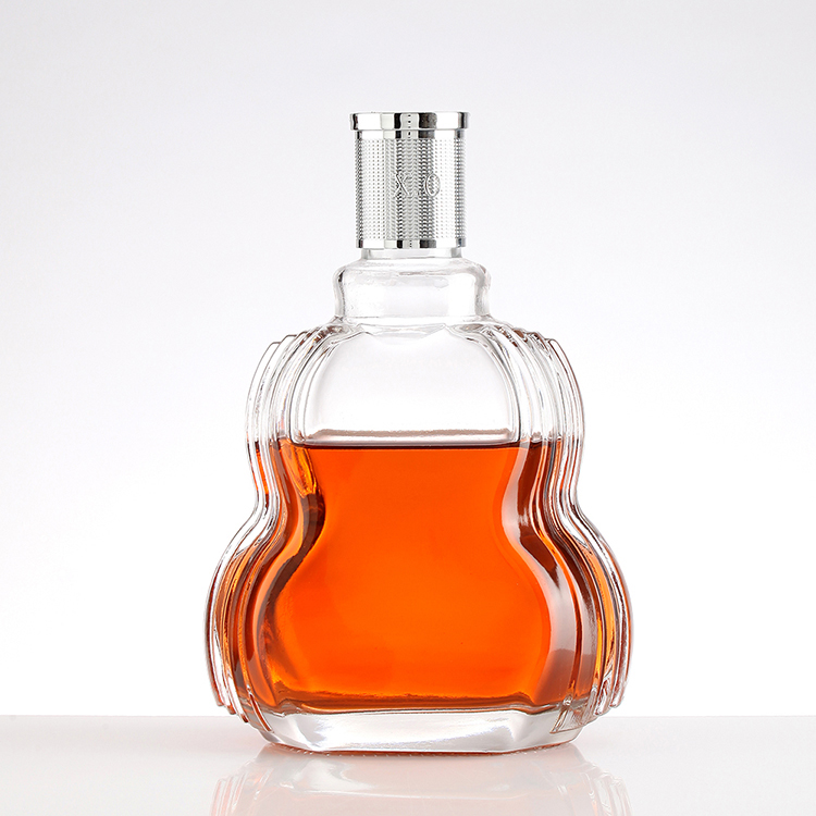Custom Shape 700ml Transparent Liquor Glass Bottle for Your Business Needs