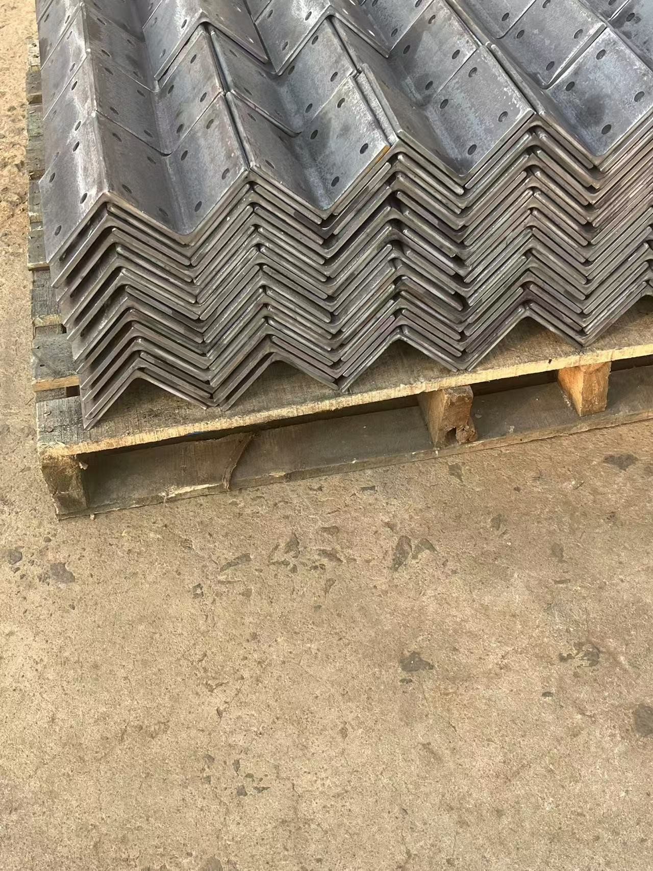 100*100*8 Mm Galvanized Steel Angle for Civil Building Door Frame Efficiency
