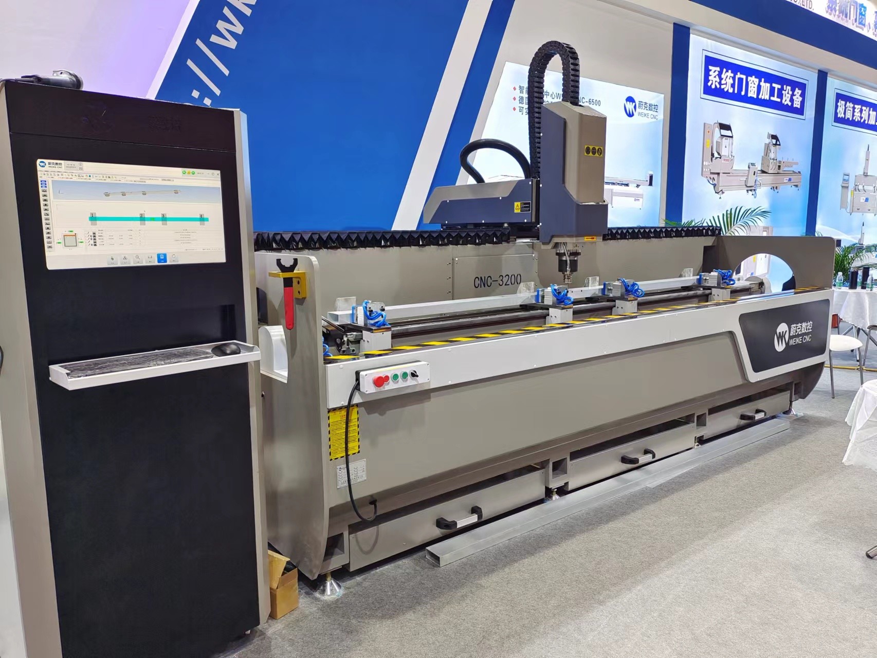 3 Axis CNC Controlled Profile Machining Center Working With Profile 3 Sides On Window Door Area