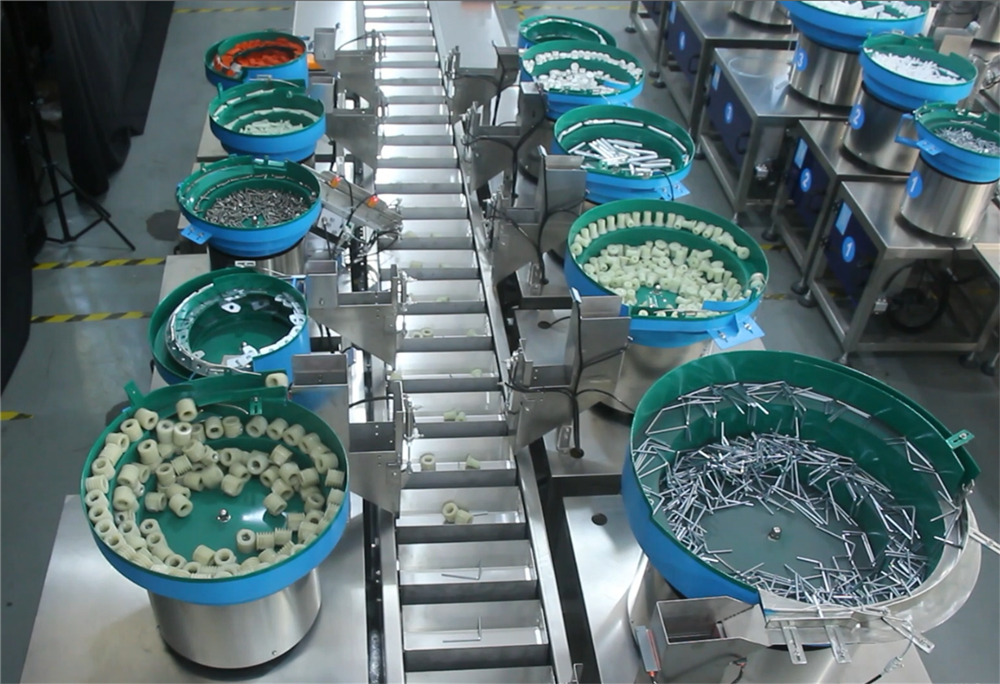 Multi-function Automatic Furniture Kits Hardware Fittings Mixed Packaging Machine With Vibrating Feeder