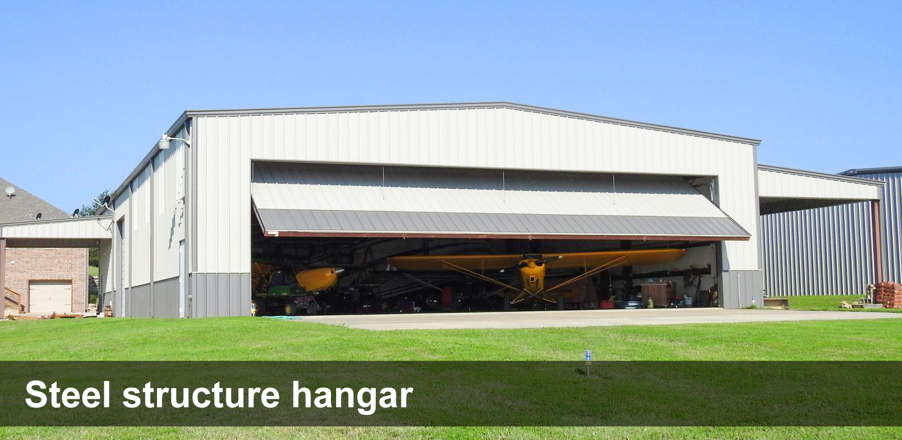 Low Carbon Steel Hangar Workshop Building with Multifunctional Prefab Steel Structure