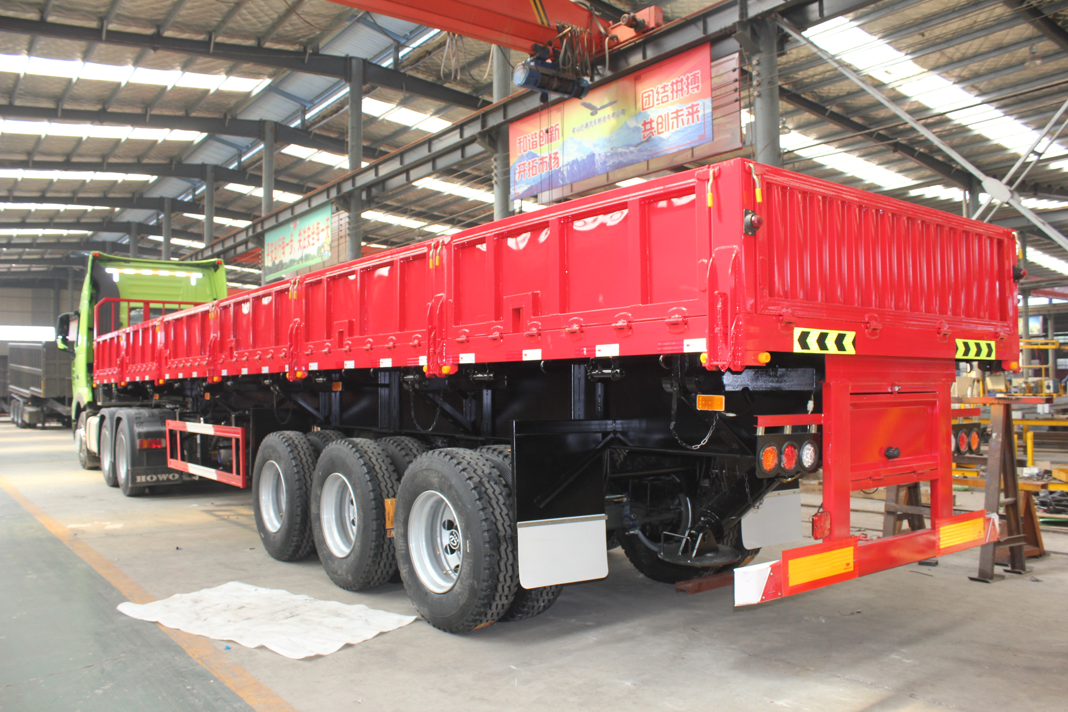 3 Axles 40t Bulk Cargo Semi Trailer with Side Wall As Per Client's Specifications