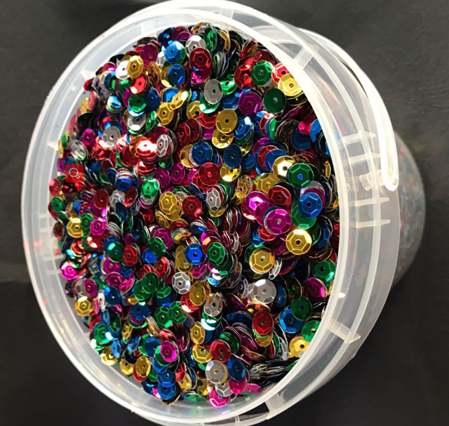 365 Colors Loose Round and Circle PVC Sequin Panels for Weddings Parties Cloth Decorate Wedding Decorations Bulk Packaged in Candy Box