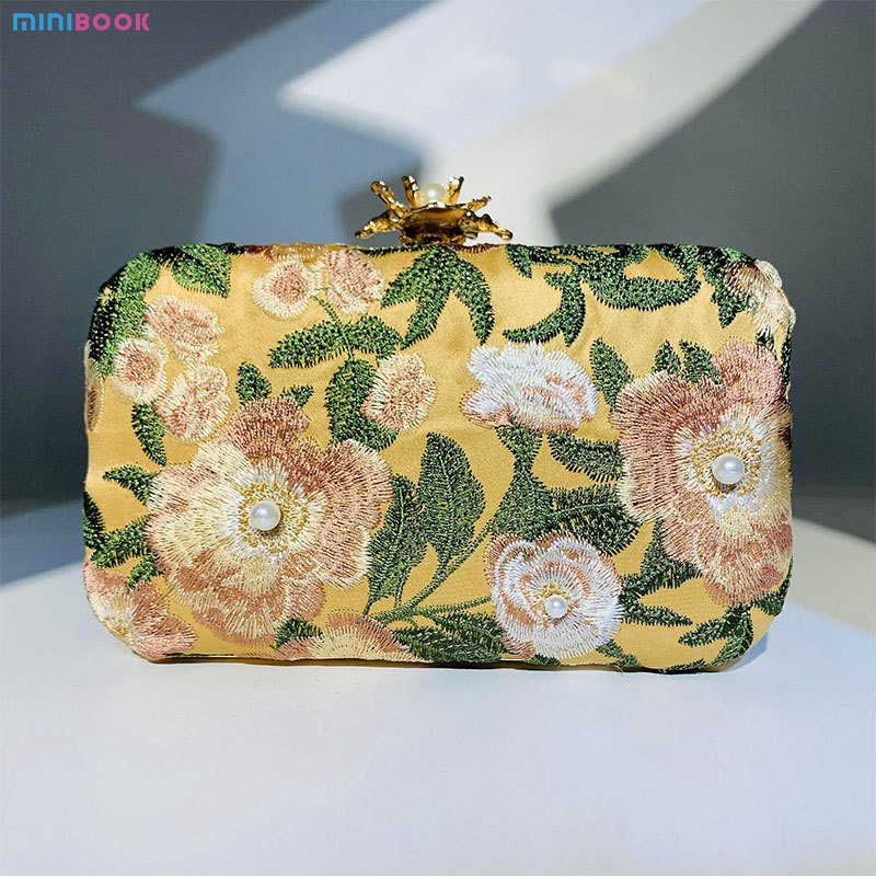 Low MOQ Mix Models Designer Elegant Embroidered Handmade Beaded Dinner Bag for Daily Life