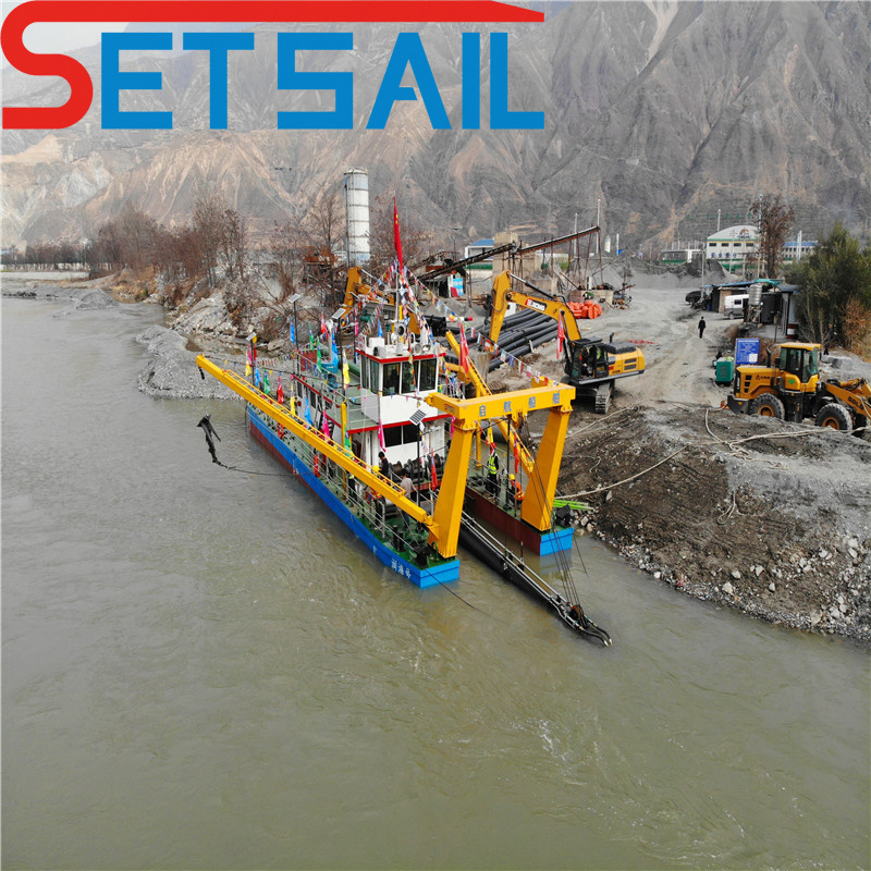 Diesle Engine Siemens PLC 24 Inch Cutter Suction Dredger