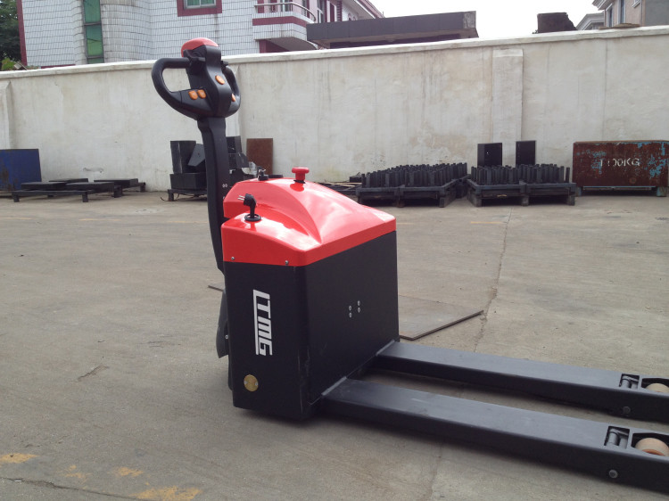Convenient 500kg Electric Pallet Forklift , Self - Loading Pallet Lifting Equipment