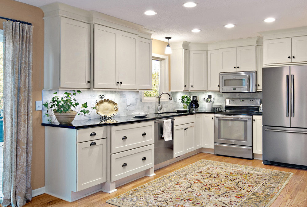 Custom North American Melamine Board Glossy White Shaker Kitchen Cabinets Flat Pack