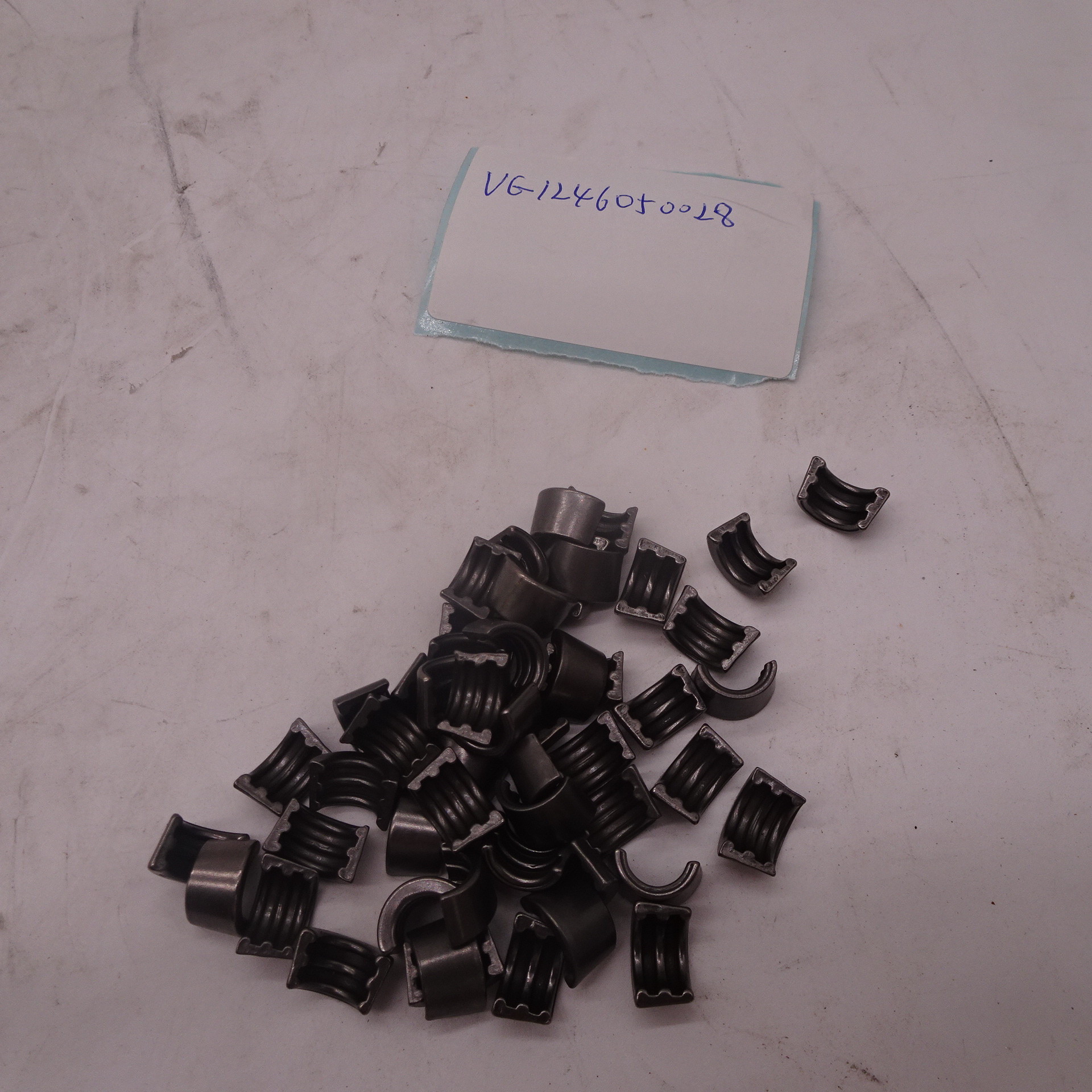 VG1246050028 Howo D12 National Second Heavy Duty Truck Engine Four-valve Lock Clip Three Slots