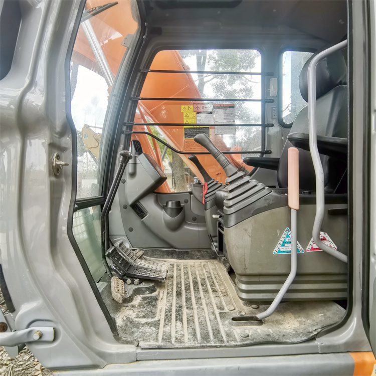 Japan Original Used Hitachi ZX130-6 Excavator with Hydraulic Pump in Good Condition