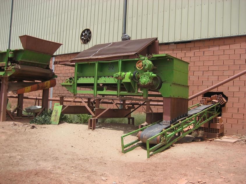Box Feeder Full Steel Structure Clay Making Machine, 9-30M3 Per Hour Capacity with 650x5x8100mm Conveyor Rubber Belt