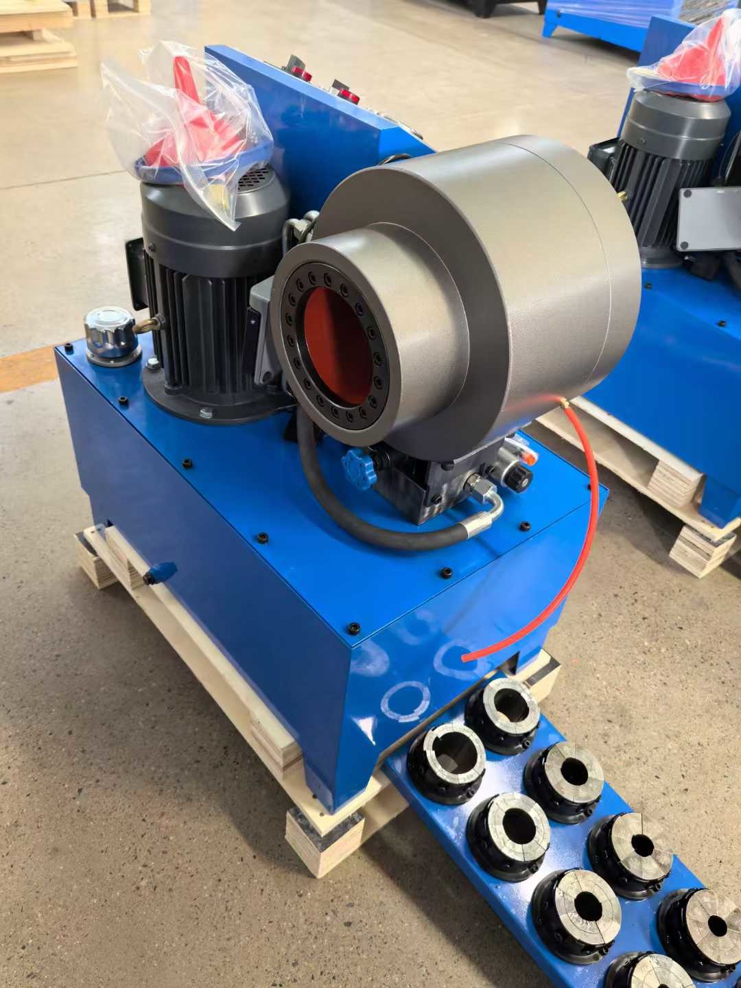 One-Piece Formed Material High Hardness Wear Resistance Oil Pump Pressure Hose Crimping Machine Dx68 Hose Crimper