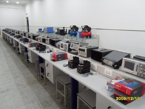 engineering educational equipment Electrician Trainer Overload Relays Four Pole
