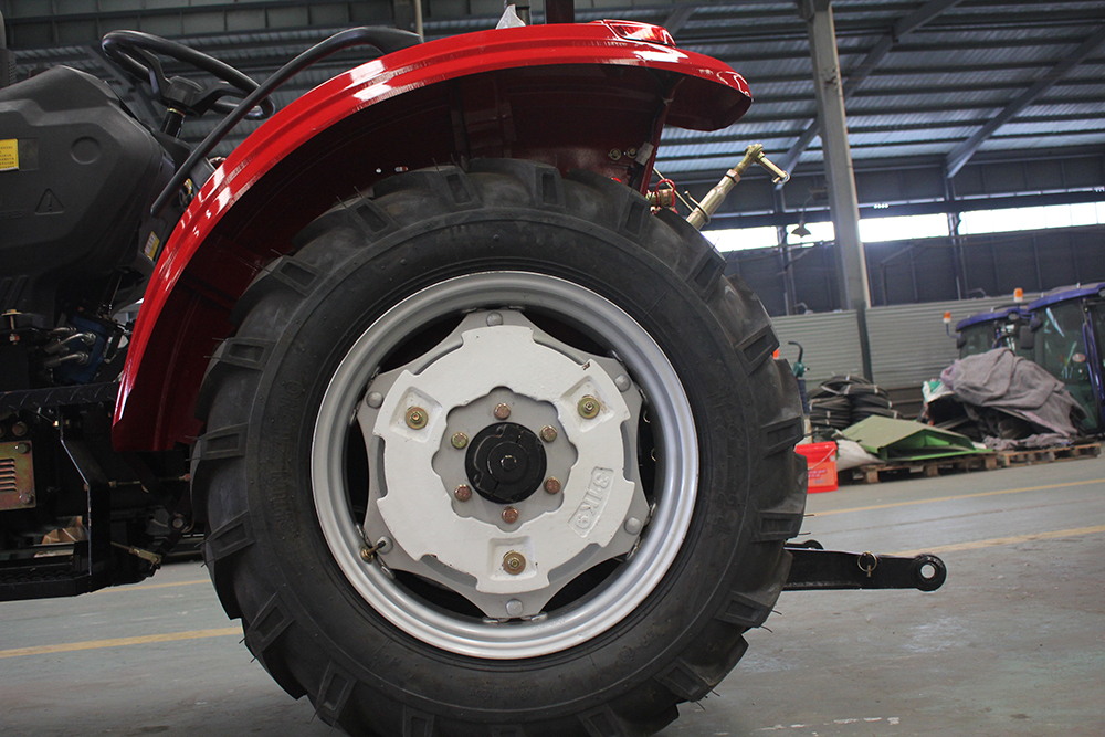 Agriculture Machinery Micro Mini 4x4 Tractors 2700 KG With EPA Certificate