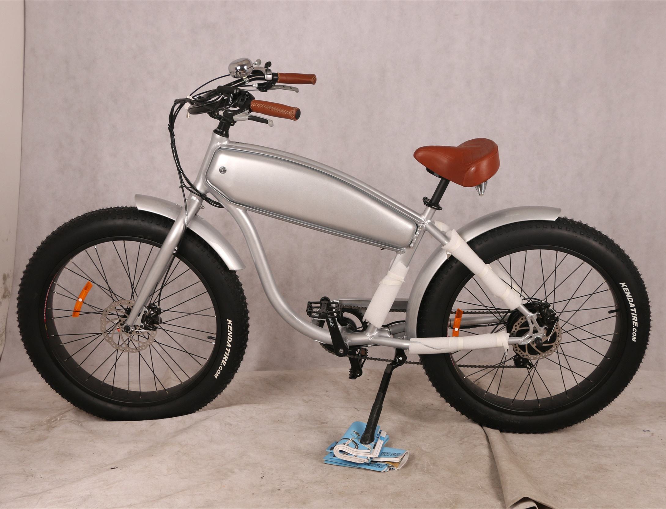26 Inch Fat Tire Beach Cruiser Ebike 7 Speed Electric City Bike 48V 500W 750W 1000W Retro Electric Bike For Adults