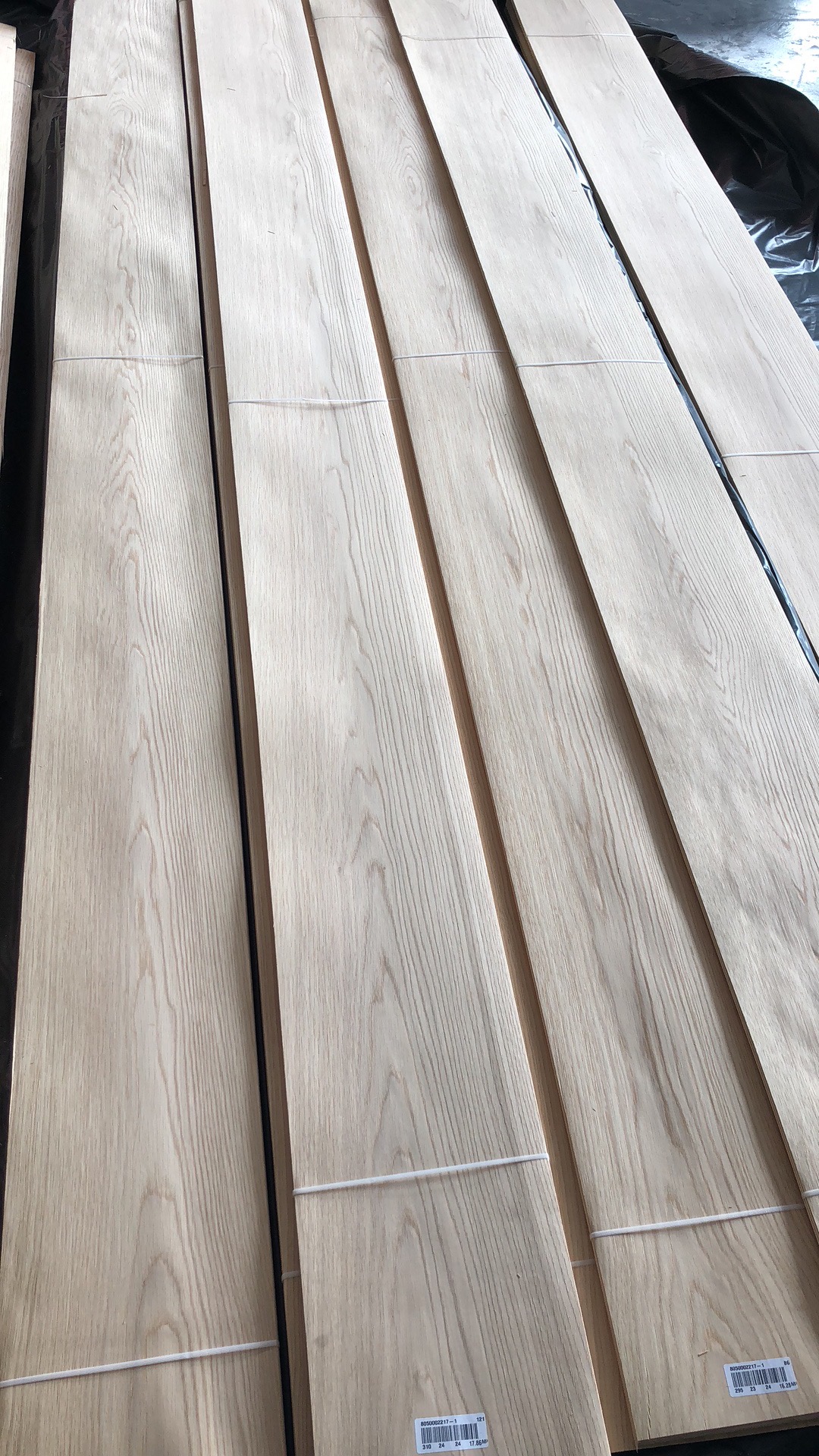 Wholesale Natural AA Straight Grain 0.45mm White Oak Wood Veneer Sheets Oak Veneer for Flooring Oak Veneer Wood Wall Panel