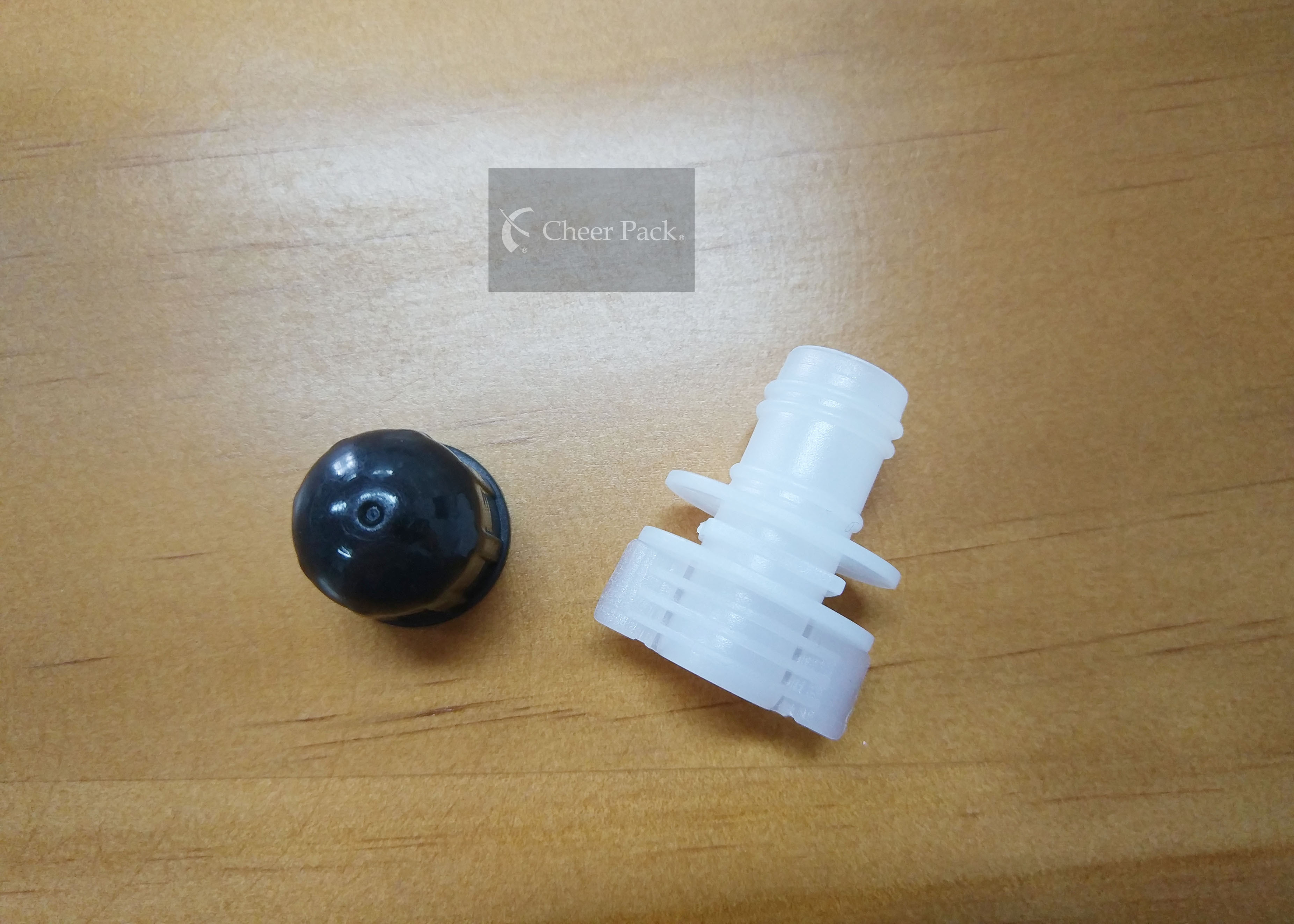 12 Millimeter Diameter Pour Spout Caps 100% Plastic PE Material