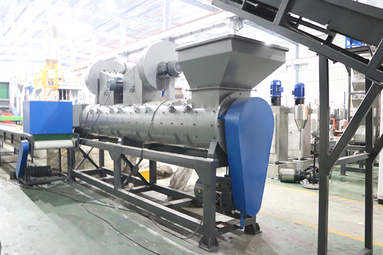 PP HDPE PET Bottle Label Remover Machine 5000KG/H Washing Line