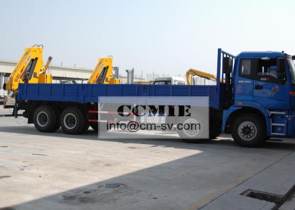 Transporting Materials Lorry Mounted Crane , 11 Meters Lifting Height Boom Truck