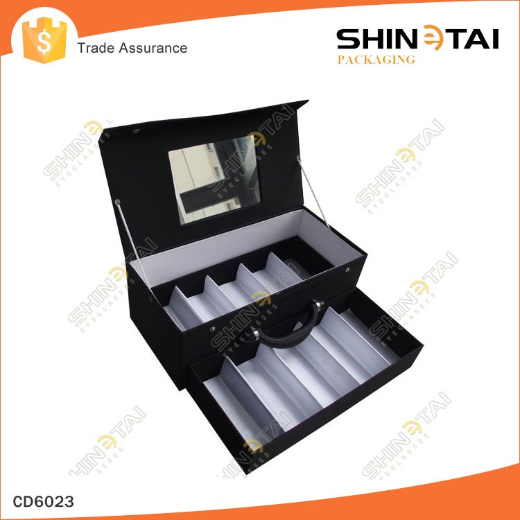 easy taking suitcase for glasses