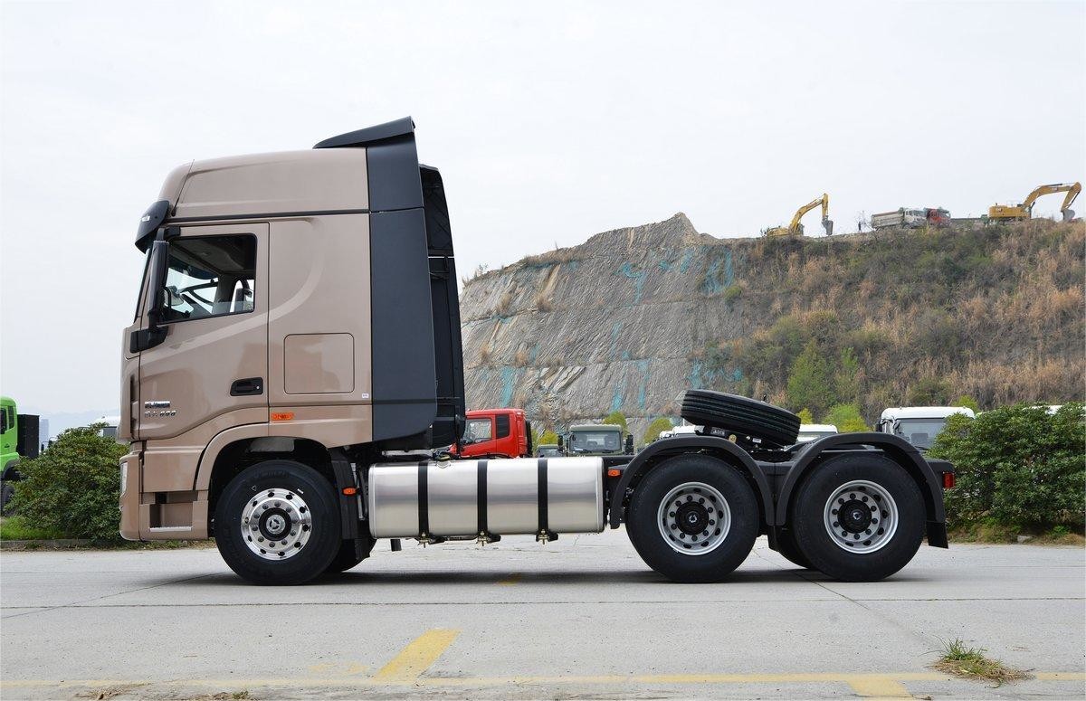 Dongfeng Electric Tractor Truck Head 4x2 Used Tractor 21 Ton - 30 Ton