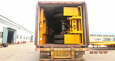 3 Axles 2 Legs Semi Trailer Trucks , Sinotruk Cimc 40ft Flatbed Truck