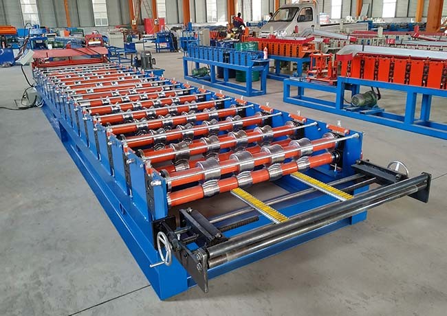 Trapezoid Roof Iron Sheet Making Machine Coil Inside Diameter 450-550mm Forming Steps 13