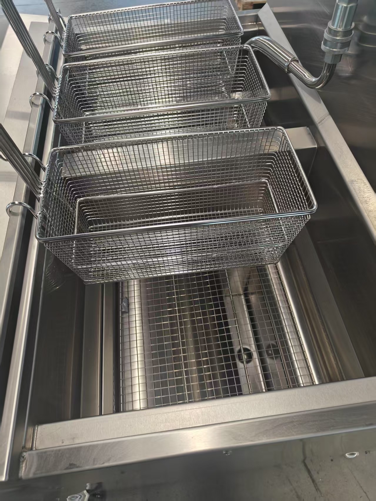Digital Computer Panel Two Pots Four Baskets Automatic Deep Fryer Machine GAS Open Deep Fryer