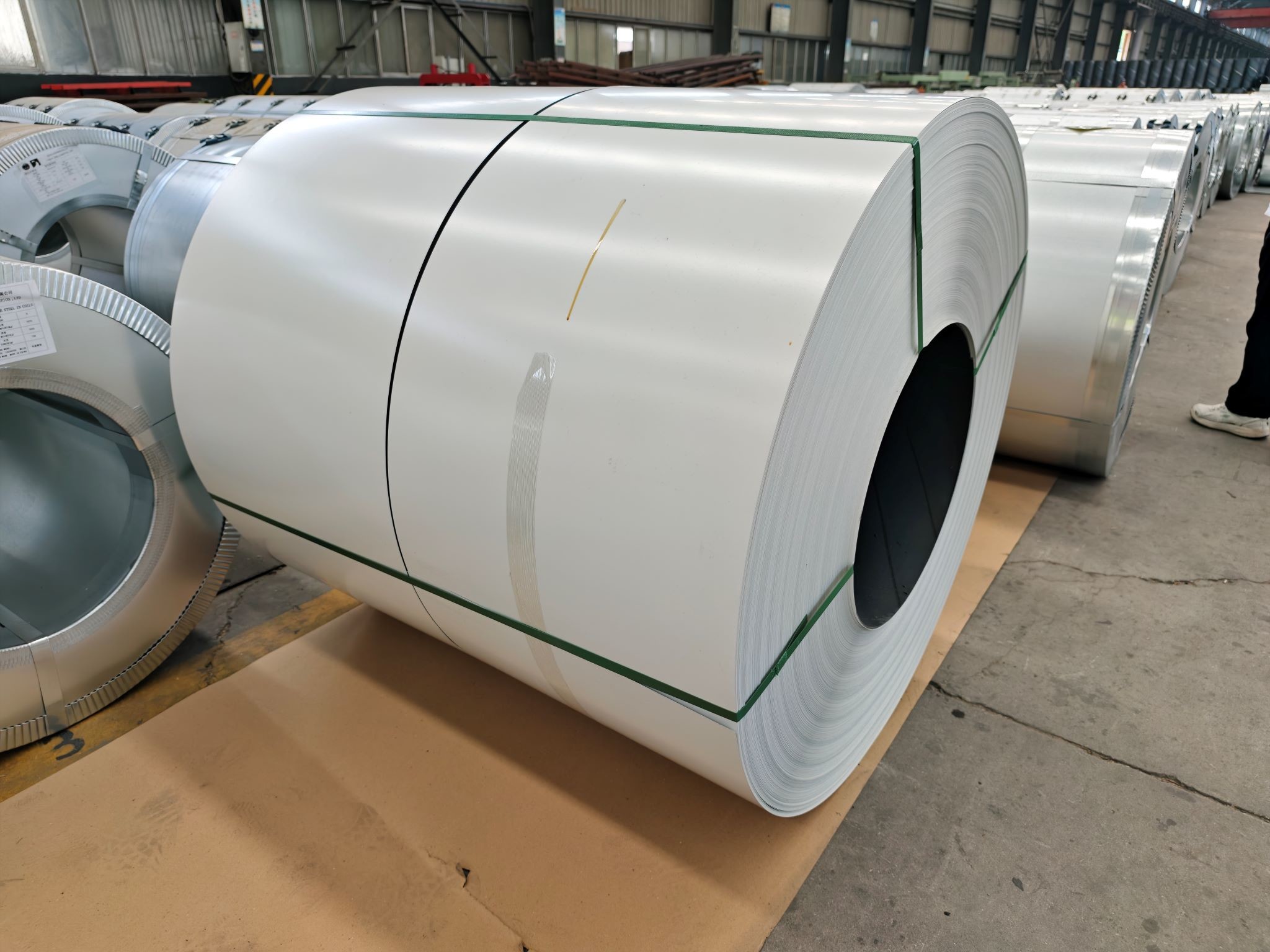 AZ150 Aluzinc Galvalumed Color Coated Steel Coil - Customize Color 20-45 Microns Organic Coating