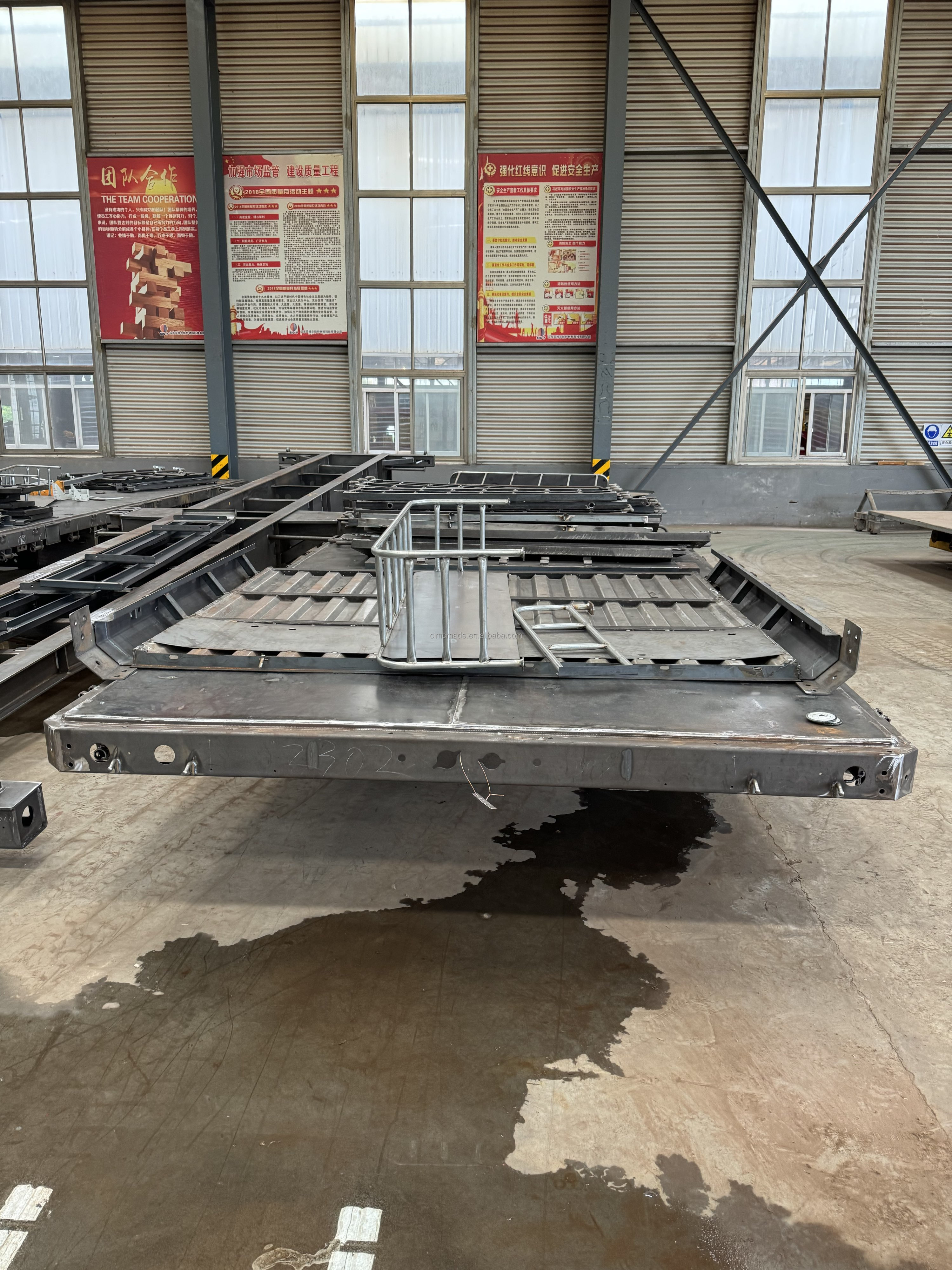 CIMC New 3 or 4 axles high fence for cattle livestock animals food grain 60 tons fence Stake cargo semi trailer truck