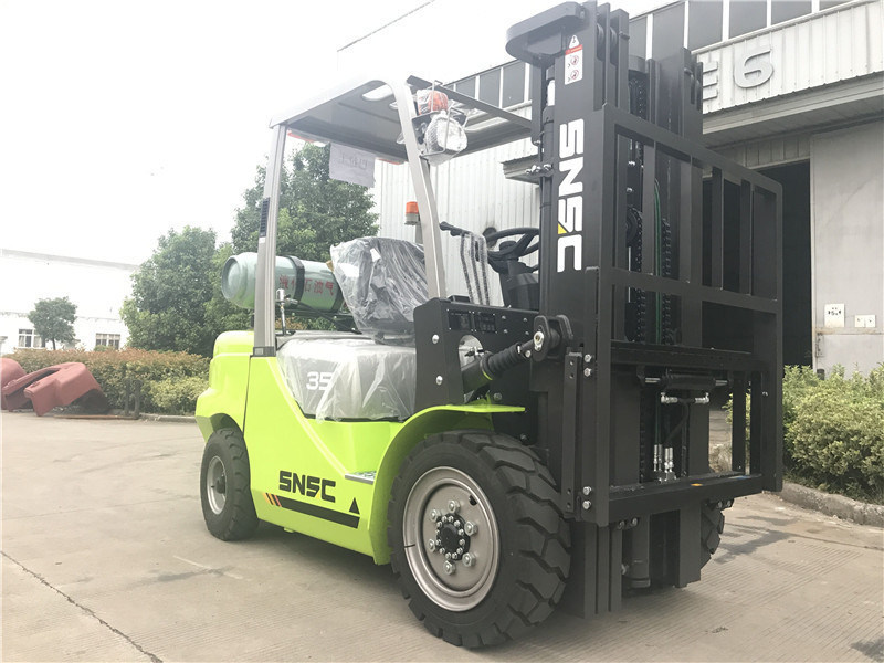 China LPG Forklift 1.5t-3.5t Load Gas Forklift Lifters