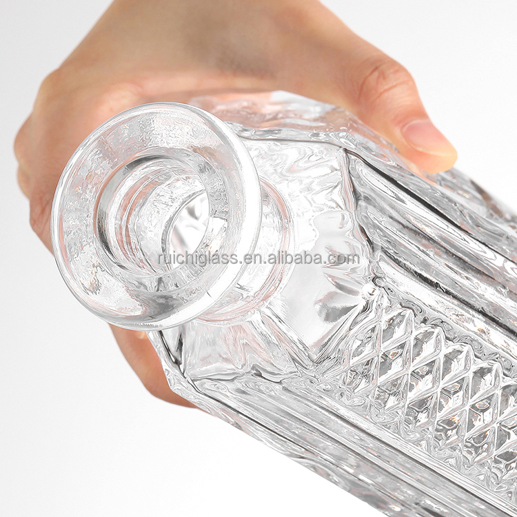 end Whisky Glass Bottle with Embossed Logo and Super Flint Glass Material