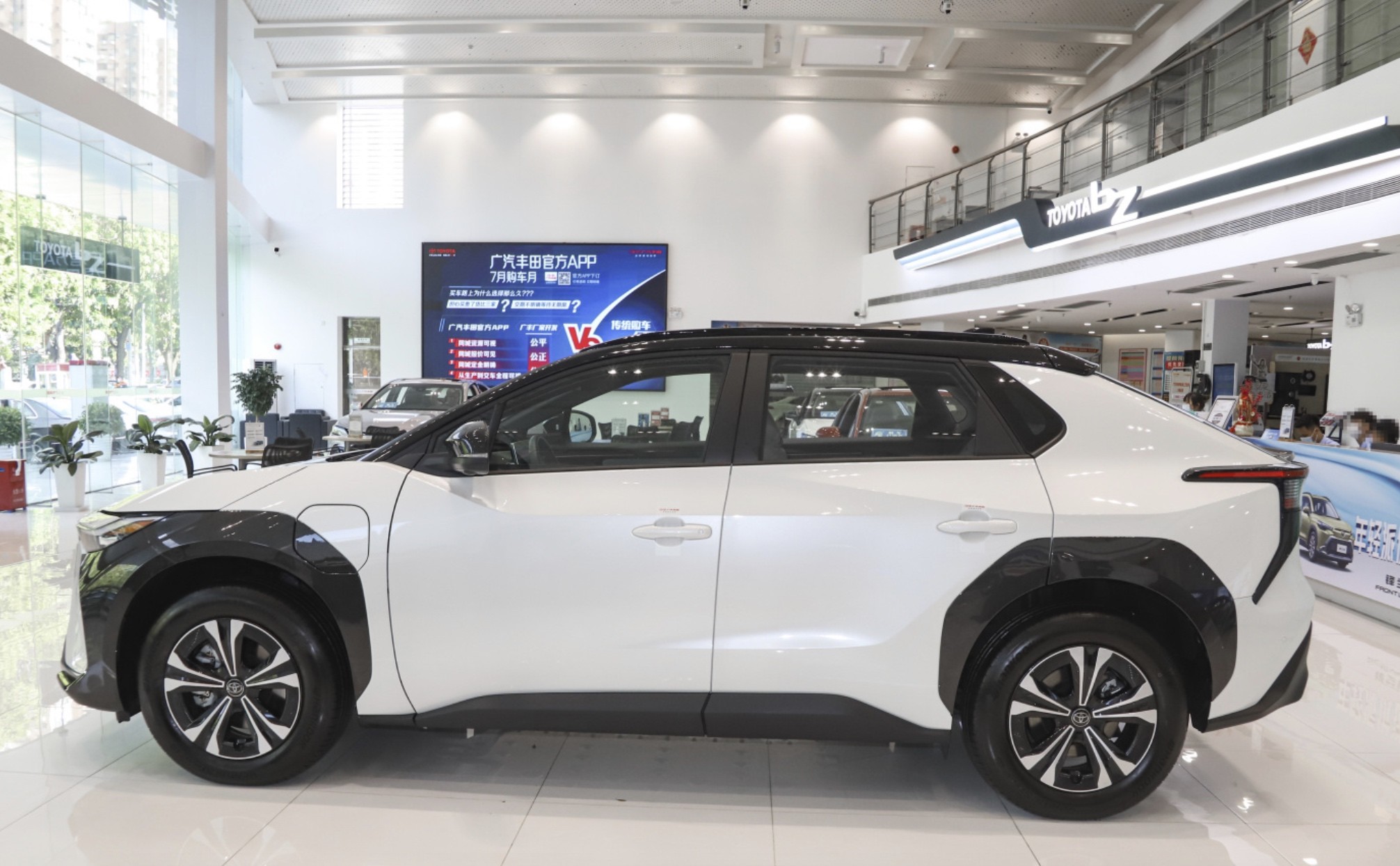 Toyota BZ4x 2022 Four Wheel Drive Premium Version Used Electric Car