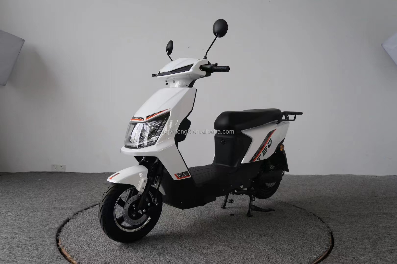 Max. Speed 40 60km/h Fashion Design Moped Scooter Electric Motorcycle E Bike Motorcycle