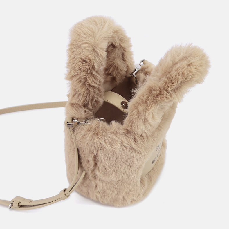 Fashion Winter Warm Plush Tote Bags For Women Shoulder Crossbody Bags Trend Designer Fluffy Faux Fur Handbags and Purses
