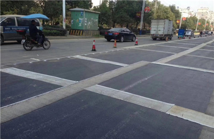 Repairing Asphalt Road Cracking with Butyl Seam Tape A Simple and Effective Solution