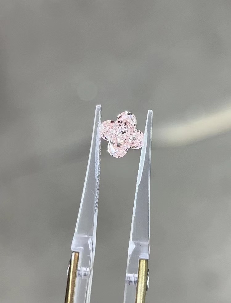 diamonds man made LV lily cut Pink Diamonds four-leaf clover diamond clarity VVS-VS