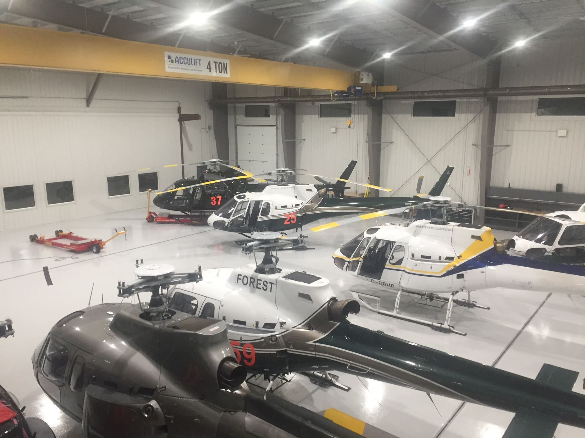 Prefabricated Steel Frame Logistic Hangar for Trucks Cars and Aircraft in High Demand