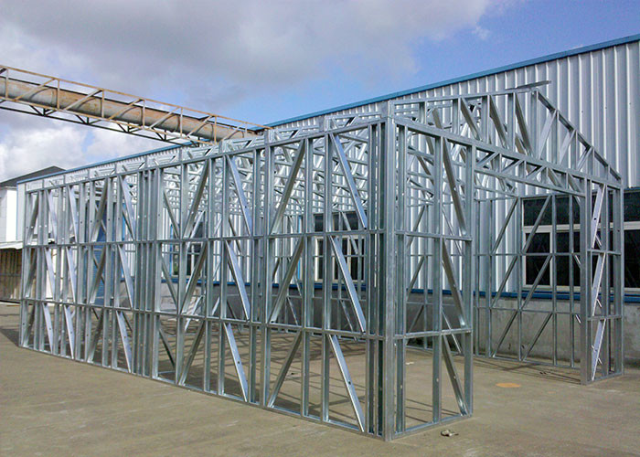 Light Steel Structure Bungalow , Sandwich Cladding Strong Mobile House