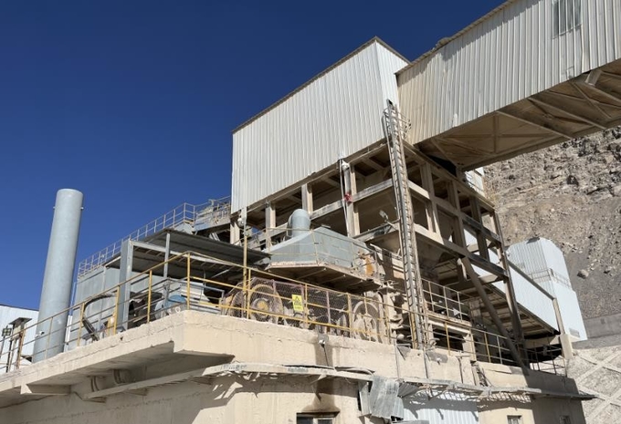800-1800TPH Double Roller Crusher 185*2 KW XCMD Crushing Equipment