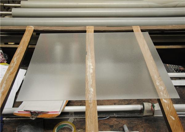 Ultra Clear Low Iron Tempered Safety Glass , Figure Solar Panel Glass For