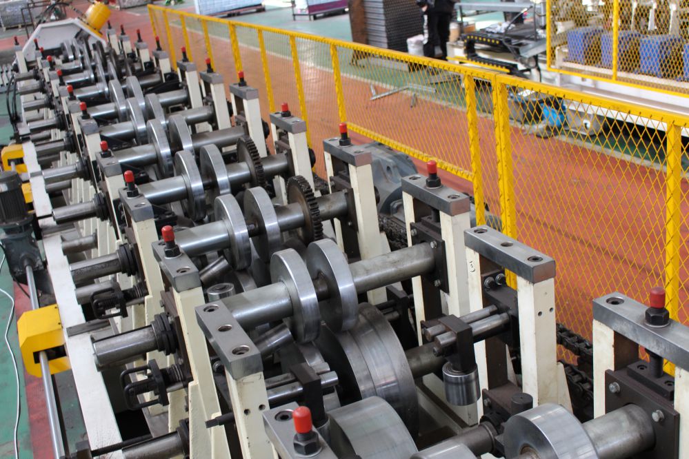 8Kg Z C Purlin Roll Forming Machine Full Automatic Steel Frame